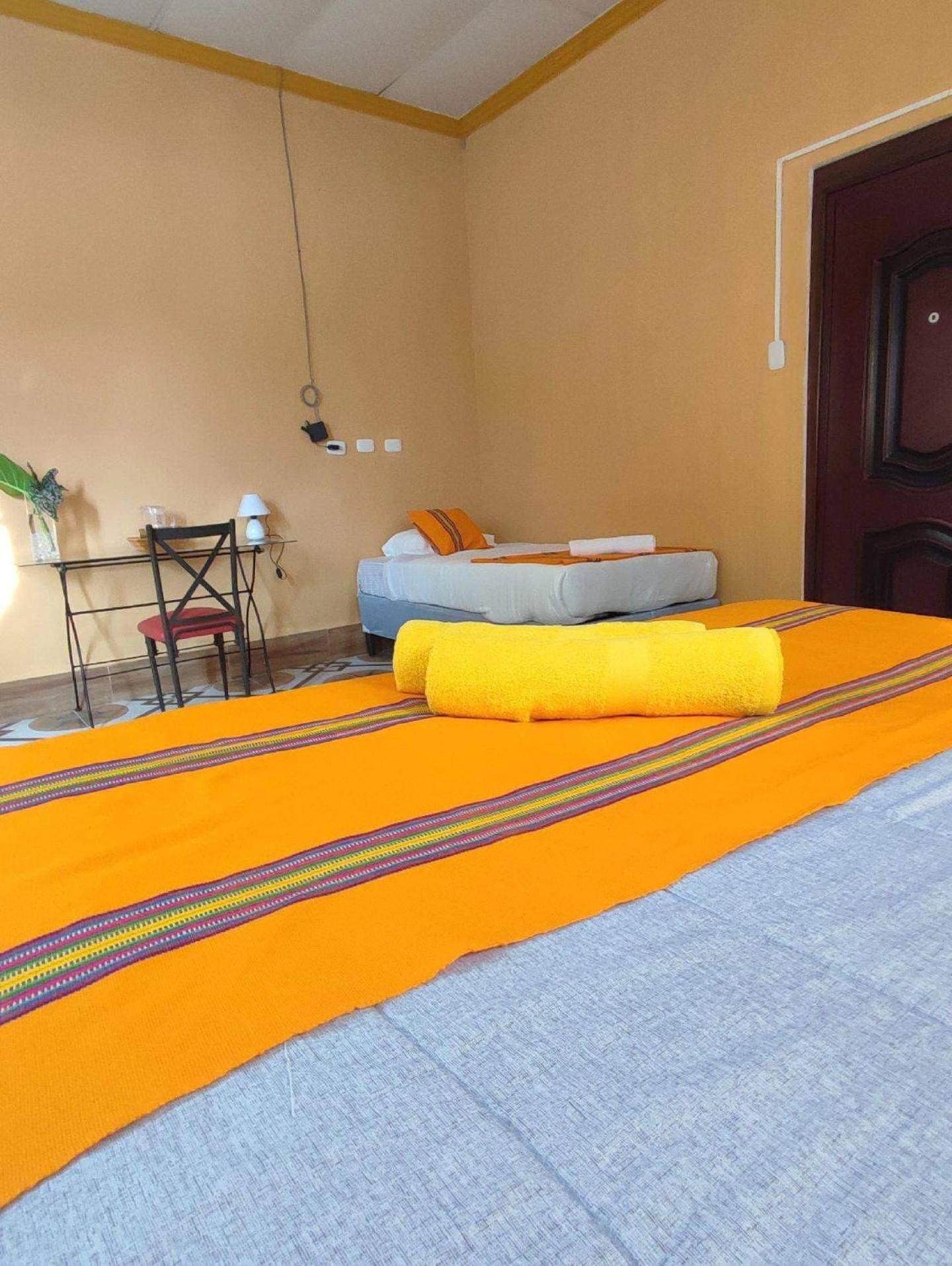 La Casa Colorada Pansiyon San Benito Dış mekan fotoğraf